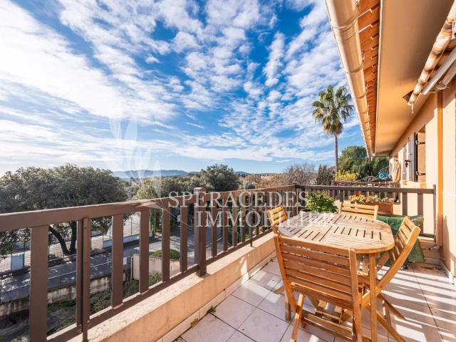 Grasse Saint Jacques T3 terrasse vue mer 40m² Grasse