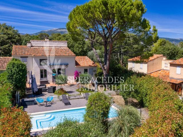 Grasse Saint Jacques Domaine privé et sécurisé