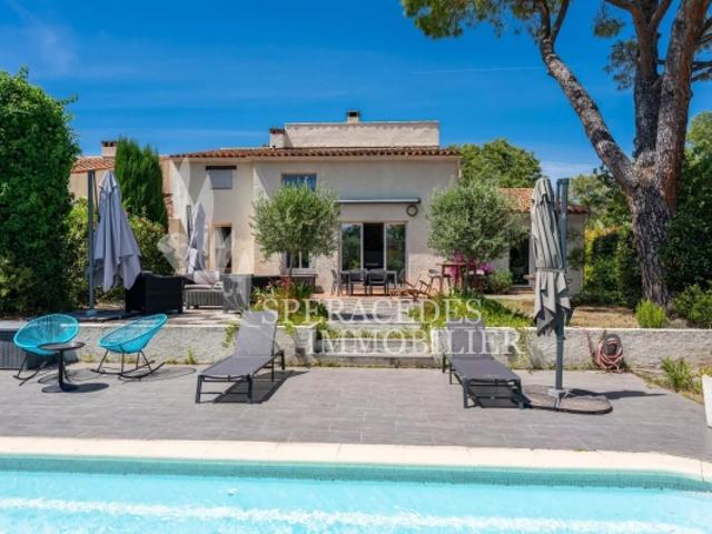Grasse Saint Jacques Domaine privé et sécurisé