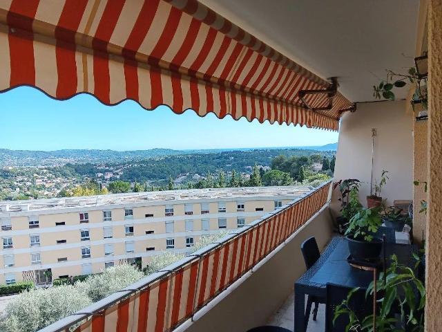 Grasse St Claude, 4 pièces dernier étage, terrasse vue mer. 76m² Grasse