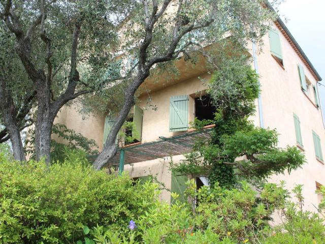 GRASSE ST JACQUES, superbe maison familiale