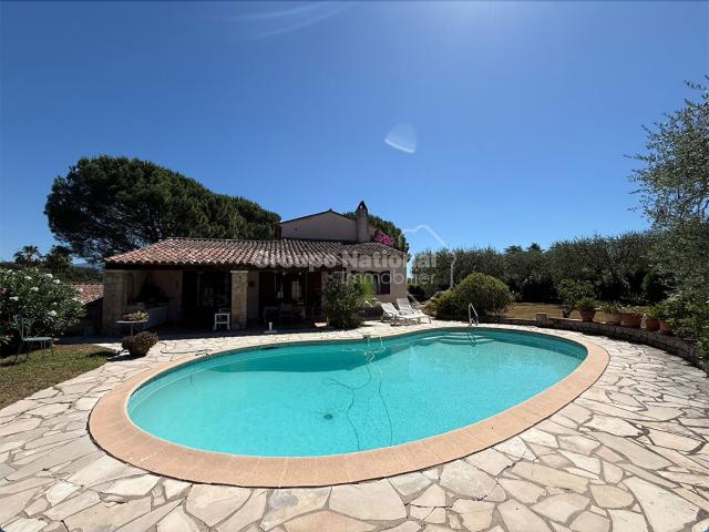 GRASSE SUD / Maison individuelle 5 P/ 150 m²/ Oliveraie / Pi. 150m² Grasse