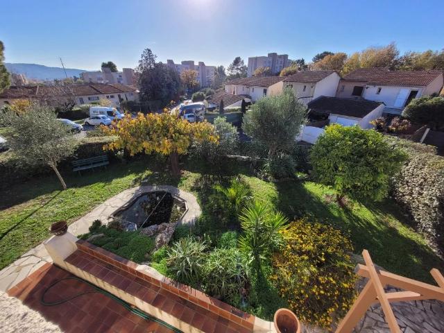 GRASSE SUD, Appartement villa d' angle 3 Pièces, terrasse, Jardi