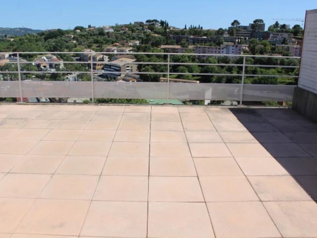 GRASSE SUD, exclusivité Grand 3 P avec grande terrasse