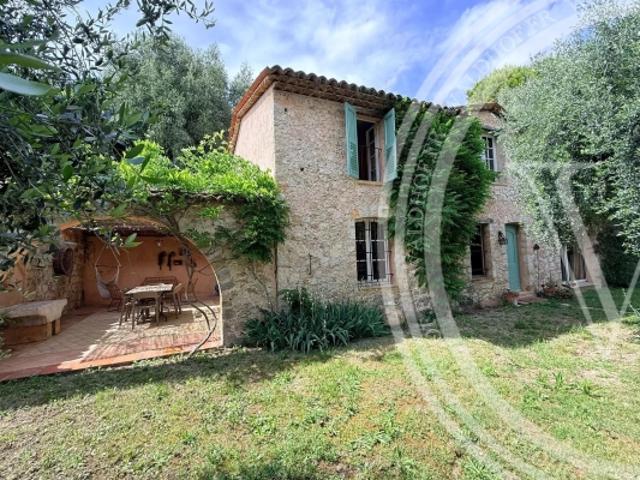 Grasse – Propriété d'exception avec deux villas en pierre, piscines et oliviers centenaires