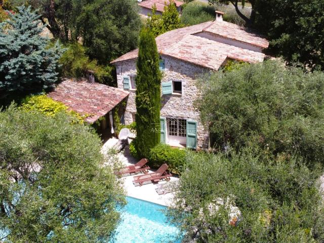Grasse Propriete D'exception Le Charme Authentique De La. 256m² Grasse