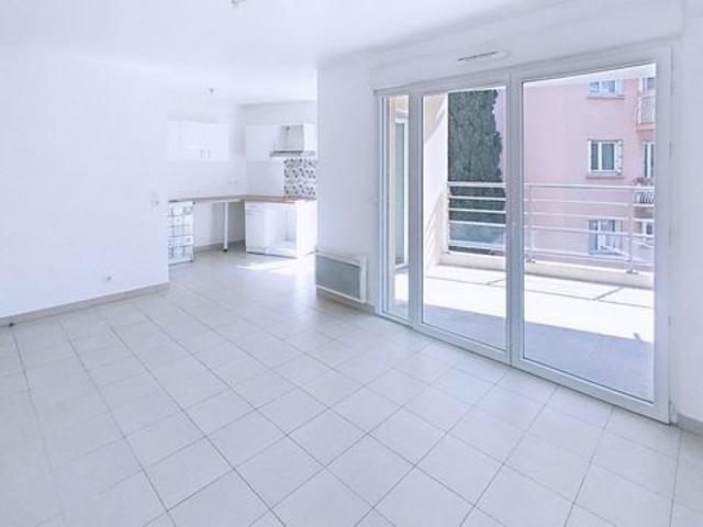 Grasse – T2 lumineux 48m², parking inclus, construction 2015
