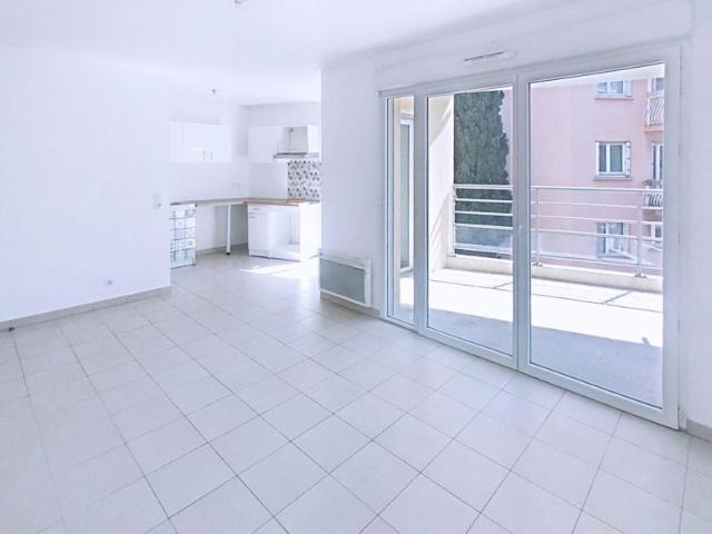 Grasse – T2 lumineux 48m², parking inclus, construction 2015