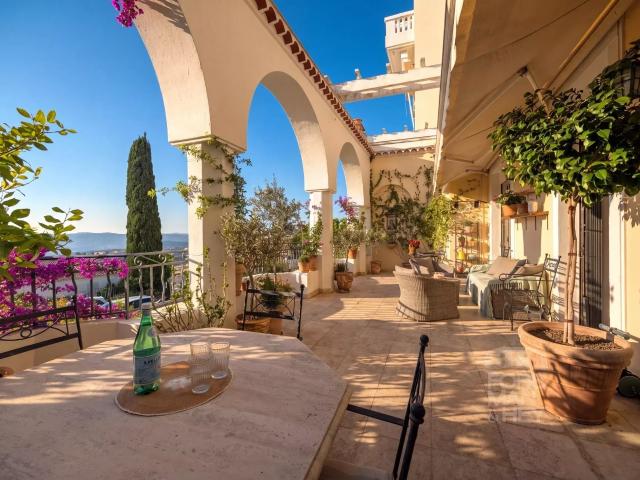 Grasse – Une Adresse Confidentielle Entre Ville Et Horizon M. 107m² Grasse