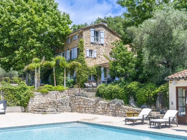 Grasse: Une Charmante Bastide en pierre avec vue mer 360m² Grasse