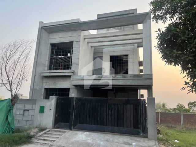 Grey structure house 8 marla available for sale in phase 2 bahria orchard lahore