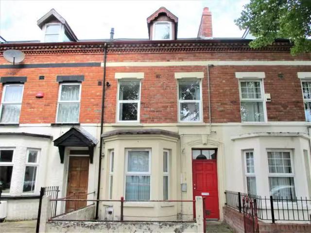 Great 4 Bedroom Student Apartment, 16b Rugby Avenue