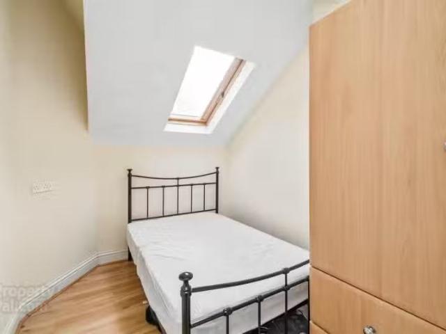 Great Apartment, 2b Rugby Avenue