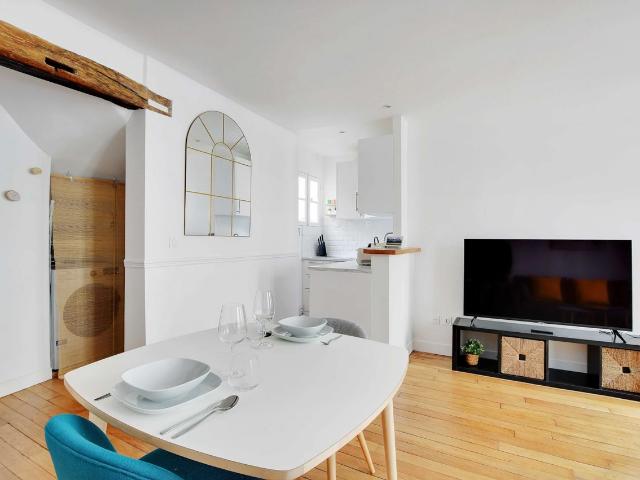 Great apartment close to Le Bon Marche, Paris Amsterdam Apartments for Rent