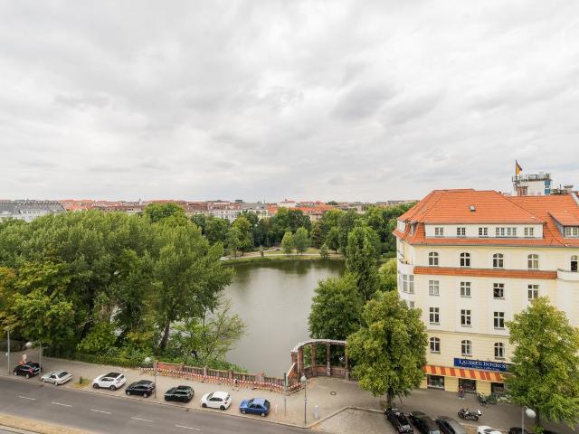 Great apartment in Charlottenburg with private access to lake and balcony, Berlin Amsterdam Apartments for Rent