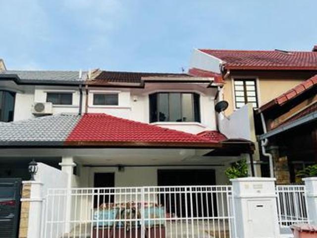 For SaleHouse at Kota Damansaranear MRTLRTFACING OPEN