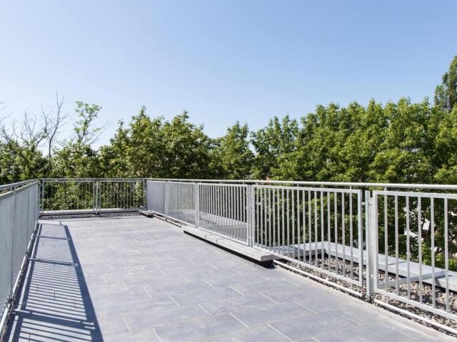 Great double bedroom, with private kitchen, in Lichtenberg