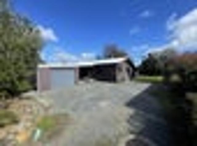 Great first home or rental opportunity