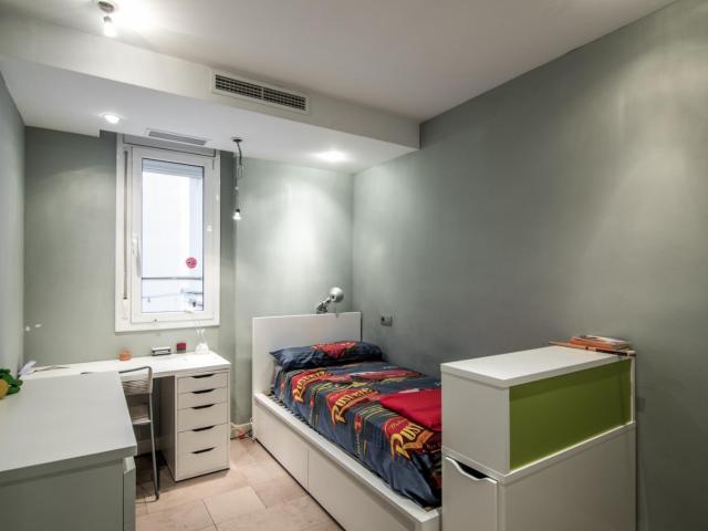 Great looking single bedroom close to IED Barcelona
