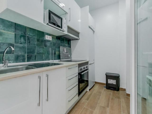Great looking single bedroom in a property with balcony