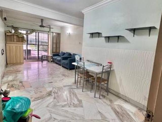 GREAT LOCATION Apartment Vista Lavender Bdr Kinrara Puchong FOR SALe