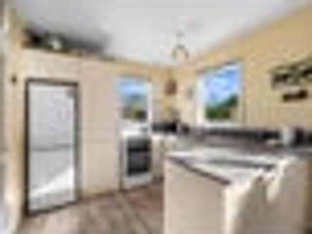 Great location, downsizing or investment