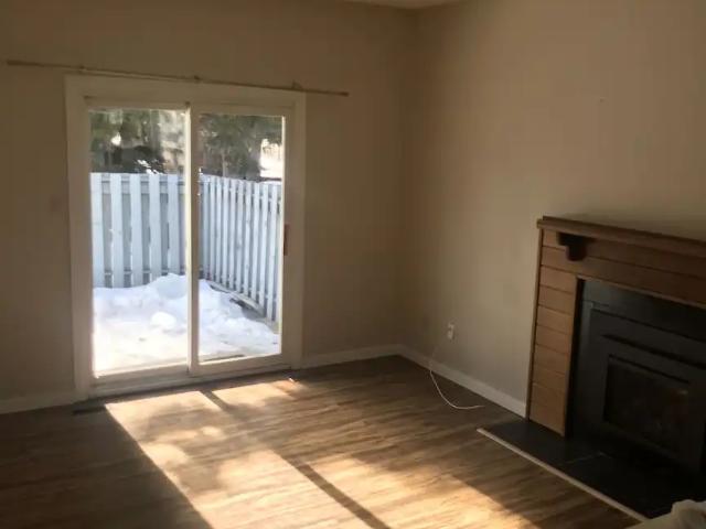 GREAT LOCATION RENOVATED RIVERBEND TOWNHOUSE!