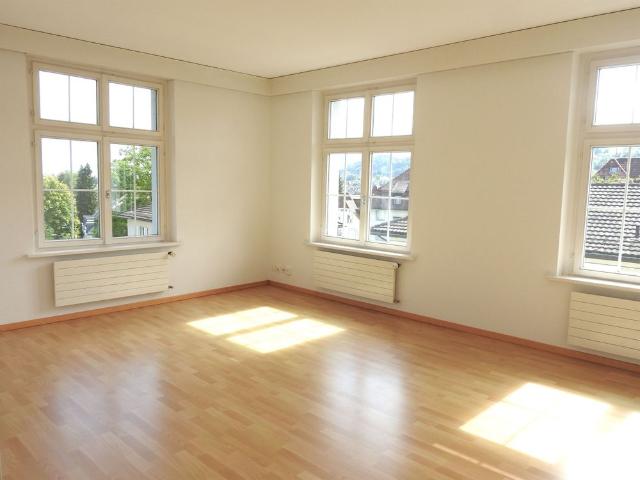 Great old building apartment on Rosenberg