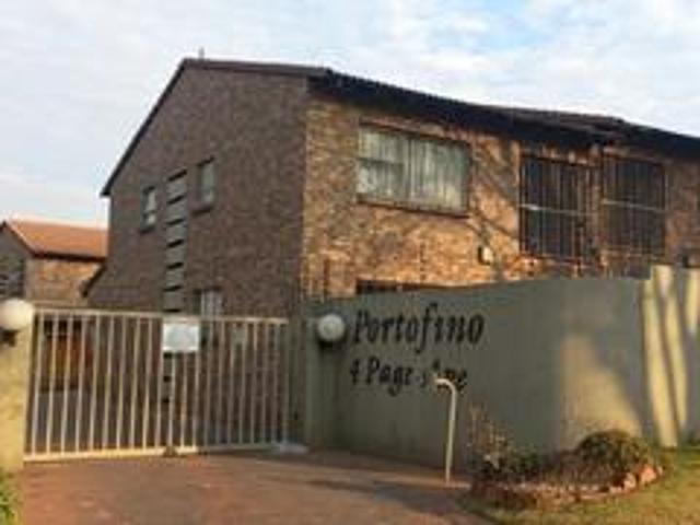 great spacious duplex apartment in t.