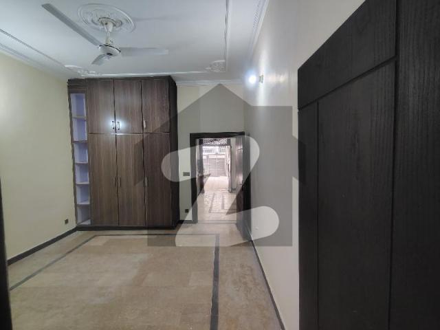 Green ave house 3 bed d. D 5m 1st floor govt hiring. 61000 Green Avenue