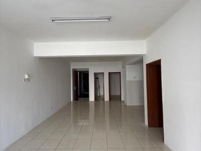 Green Suria Apartment 3R2B Bandar Tun Hussein Onn Cheras