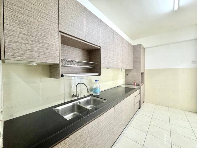 Green Suria Apartment Bandar Tun Hussein On Cheras For Sale