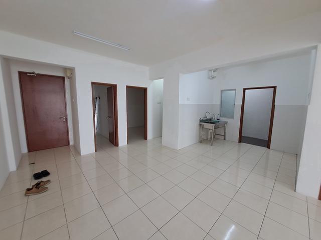 Green Suria Apartment Bandar Tun Hussein Onn Cheras near MRT