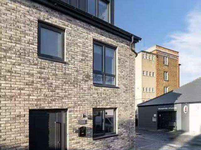 Greenmount Court, Harold`s Cross Road, Dublin 17 is for rent