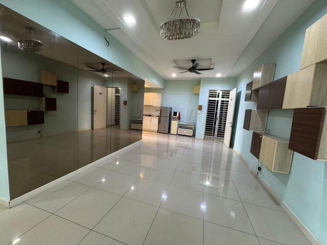 Greenfield Regency 31Bed Partial Furnish Tampoi Near Paradigm Mall