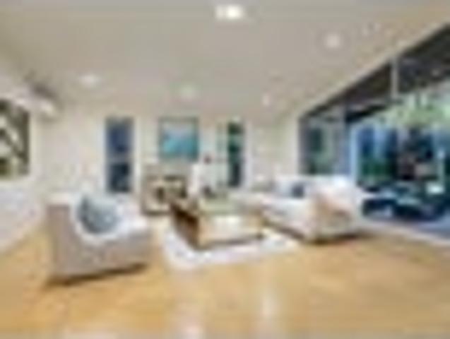 Greenhithe, 5 bedrooms, $1160 pw