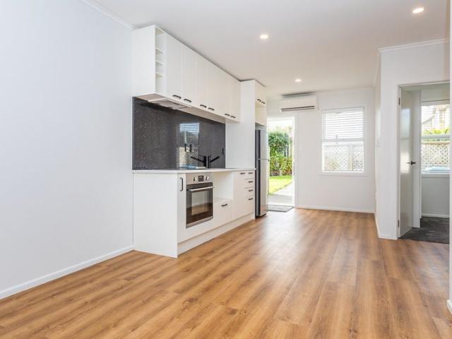 greenlane, 2 bedrooms