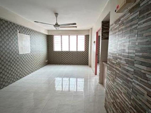 GREENLANE HEIGHTS 2ROOMS Renovated With Entrance Porch Drying Area