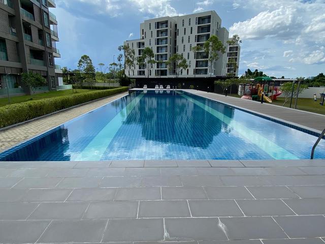 Greenwich Condo Top Floor 1137sqft 2R2B Below Market