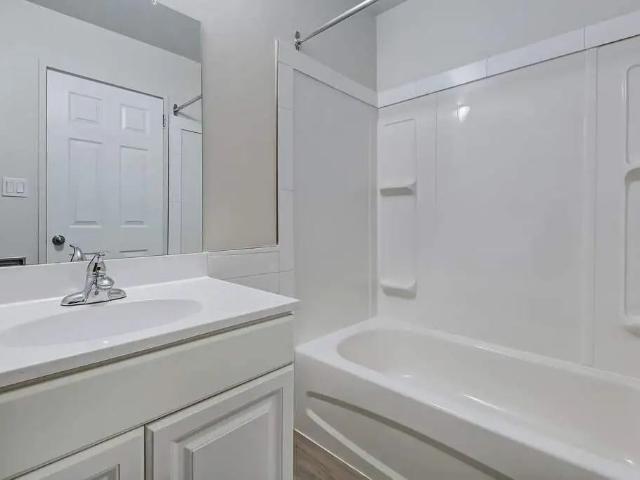 Grenada Apartments 1 Bedroom Apartment for Rent at 112 110th St W, Saskatoon, SK S7N 1R9 Sutherland