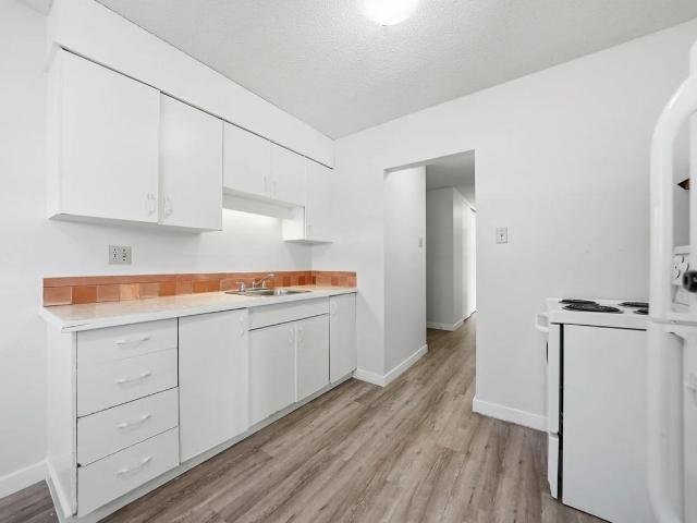 Grenada Arms 2 Bedroom Apartment for Rent at 37 Sheppard St, Regina, SK S4R 3M7 Coronation Park