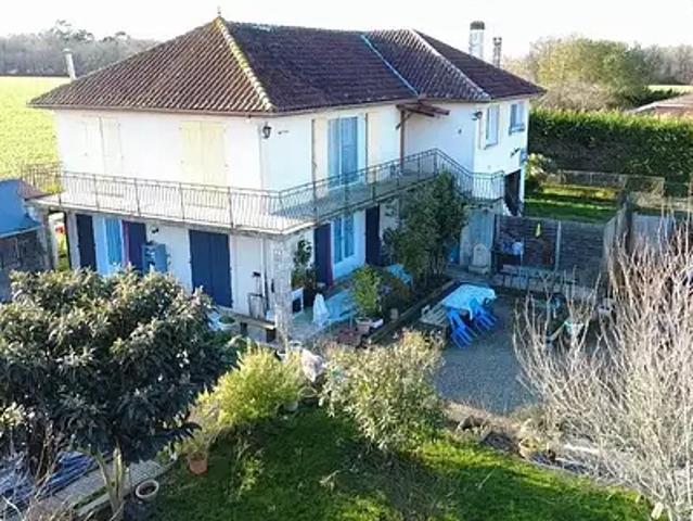 Grenade sur l'Adour 40270 Achat / Vente maison 9 pièces t9 au dernier étage piscine