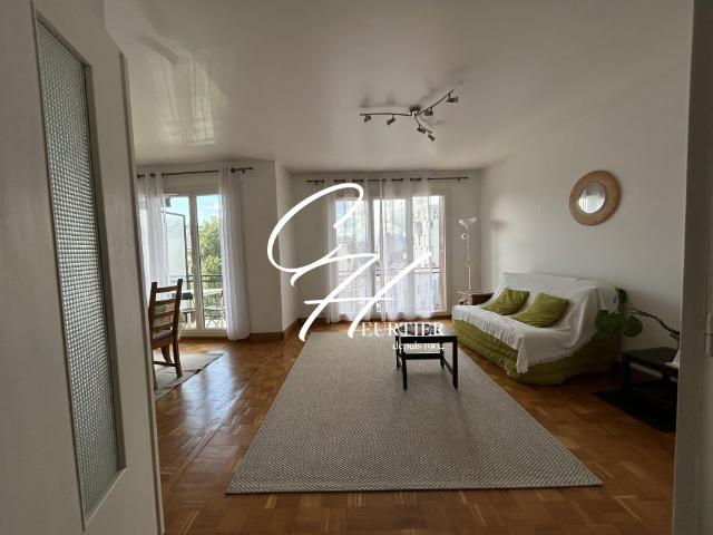 GRENOBLE 4 D.HERMITE GRAND T2 EN ETAGE ELEVE