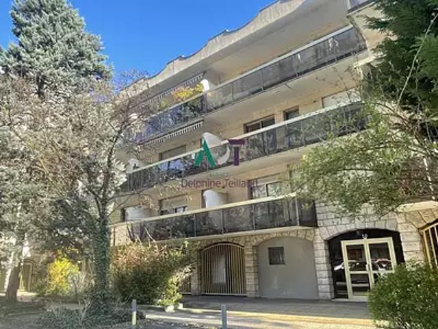Grenoble 38000 Achat / Vente appartement 1 pièce t1 au dernier étage terrasse