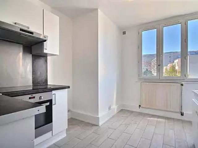 Grenoble 38100 Achat / Vente appartement 2 pièces t2 cave