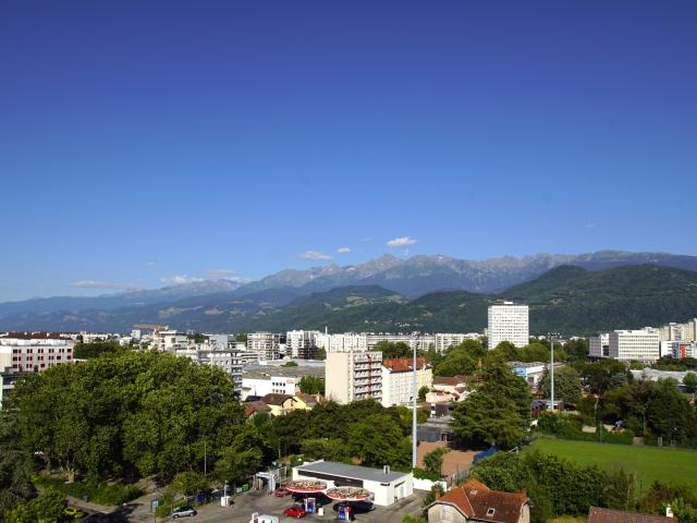Grenoble T4 TOUT NEUF DE 2026 jamais habité, Vue magistrale, Imm. isolé et ravalé en 2021