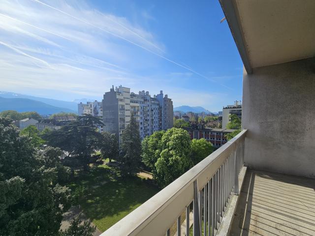 Grenoble appartement T4 cours de la libération