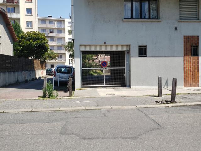 GRENOBLE Abbaye Garage de 15m2