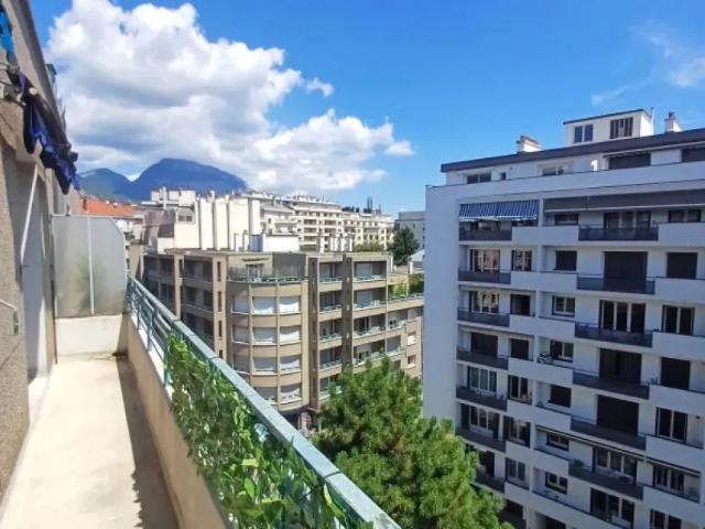 Grenoble Appartement 1 pièce 33.1 m²