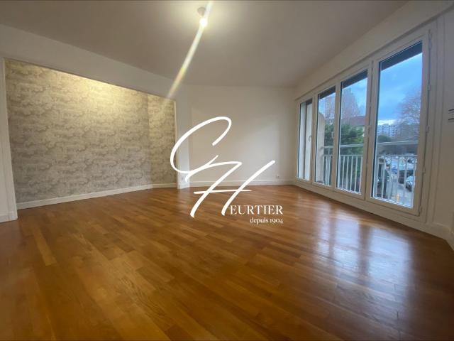 GRENOBLE APPARTEMENT T2+PARKING LUMINEUX